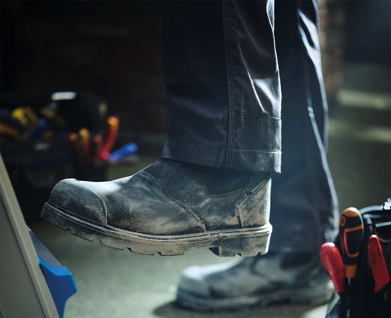 Regatta TRK207 safety dealer boot Black size 8 S3 Waterproof Silver