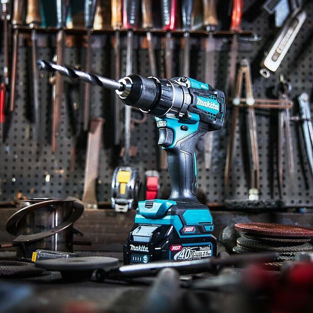Makita 40V XGT Combi Drill front view