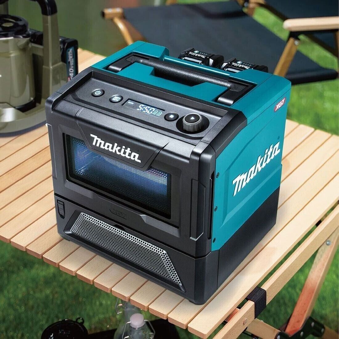 Makita 40V XGT Cordless Microwave  MW001GZ top view