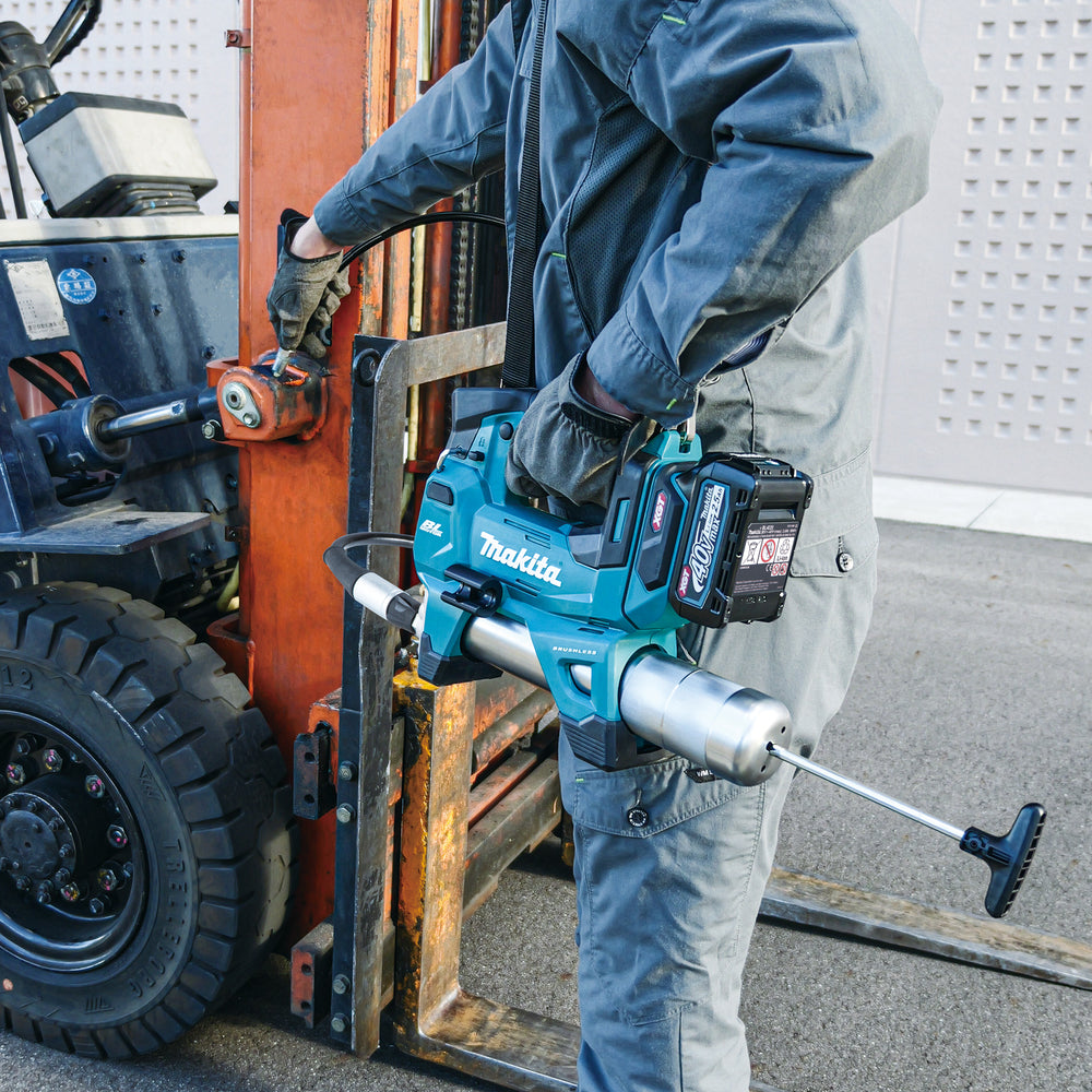 Makita 40v XGT Grease Gun GP001GZ Cordless Variable Speed Grease Gun Body  Gold