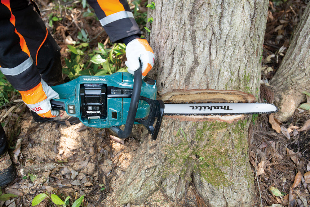 Makita UC030GZ 40V Max XGT 400mm 16" Brushless Rear Handle Chainsaw Body Only Gold